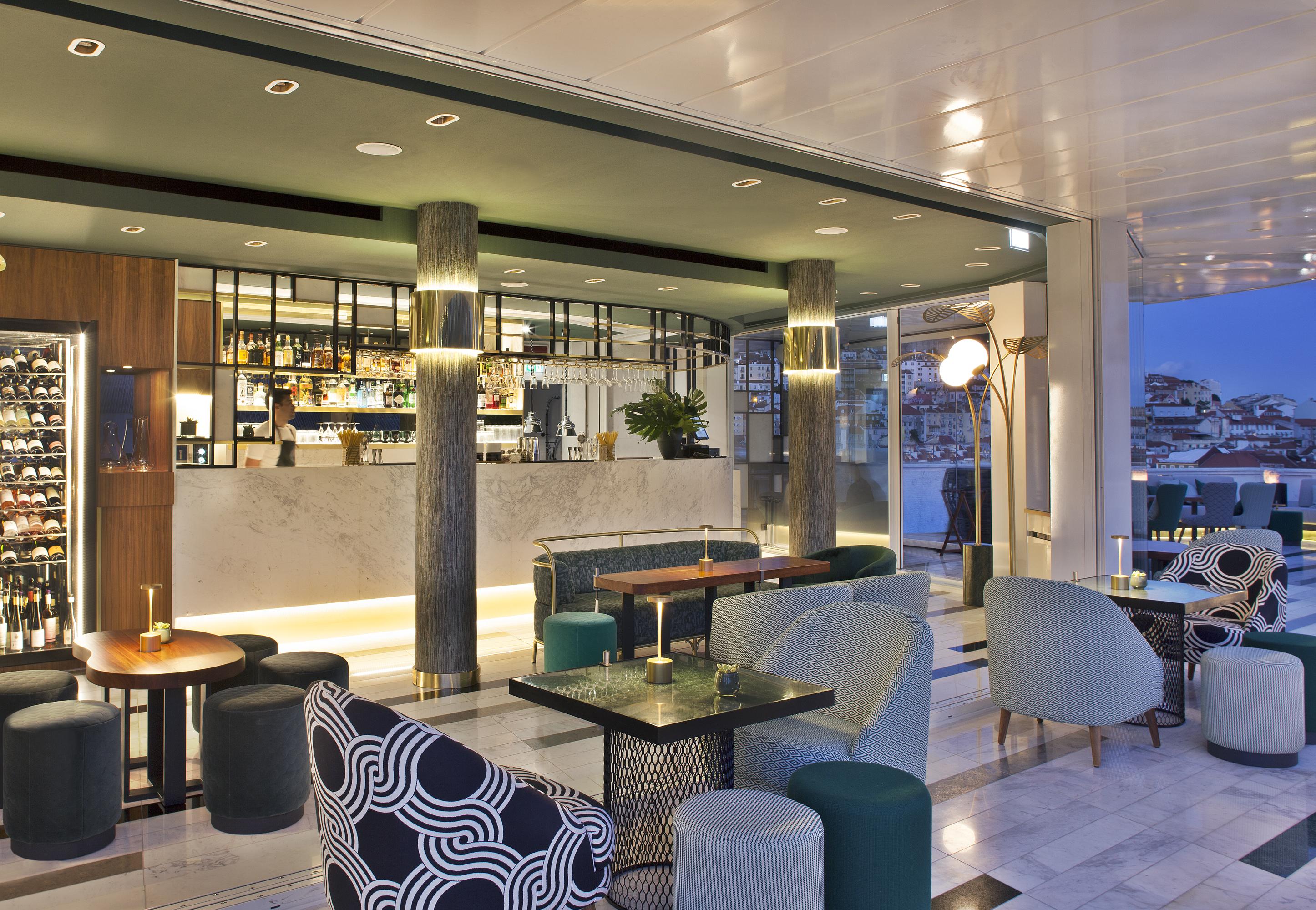 Altis Avenida Hotel Lisboa Екстериор снимка The bar at the 12th floor