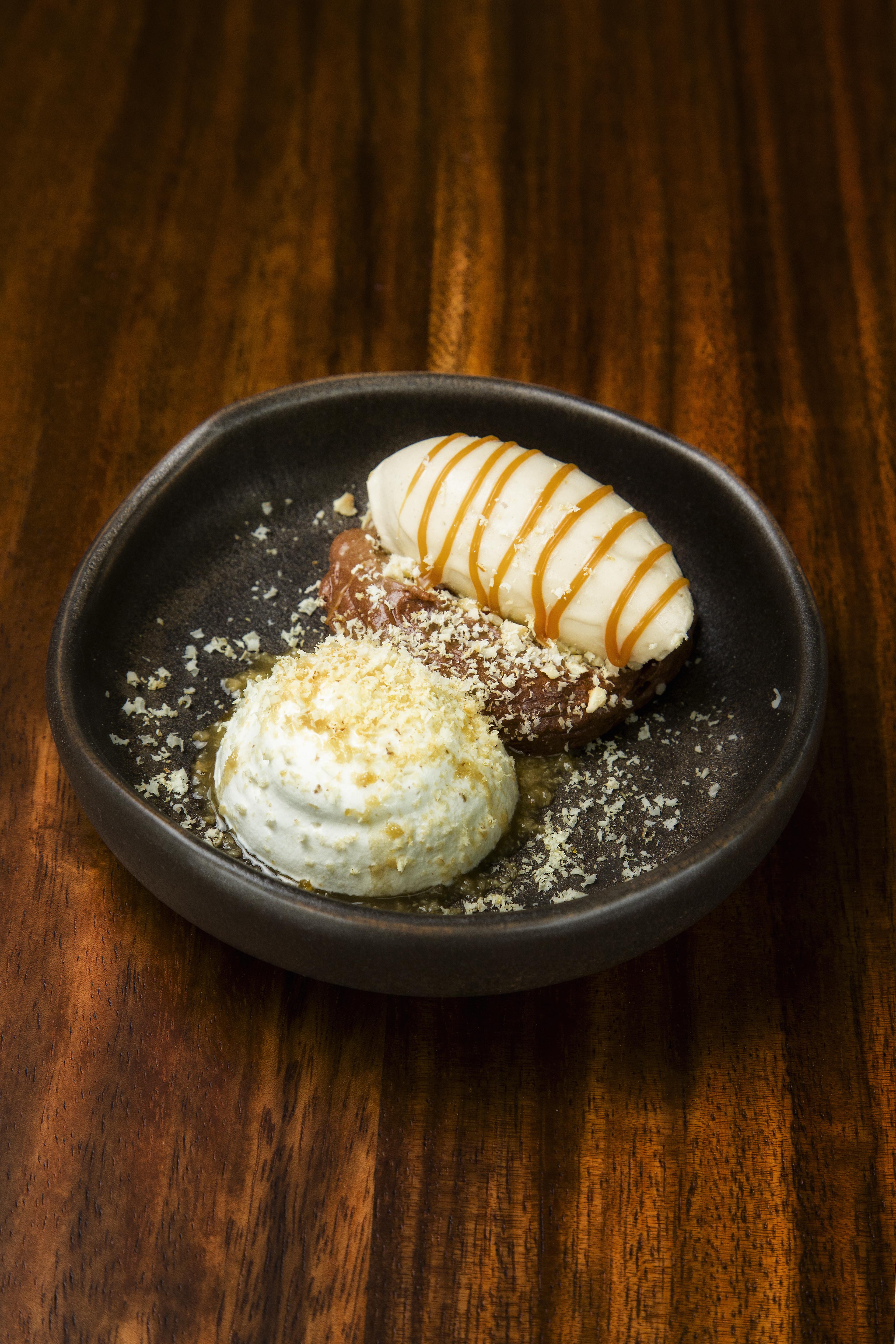 Altis Avenida Hotel Lisboa Екстериор снимка A chocolate and vanilla ice cream sundae