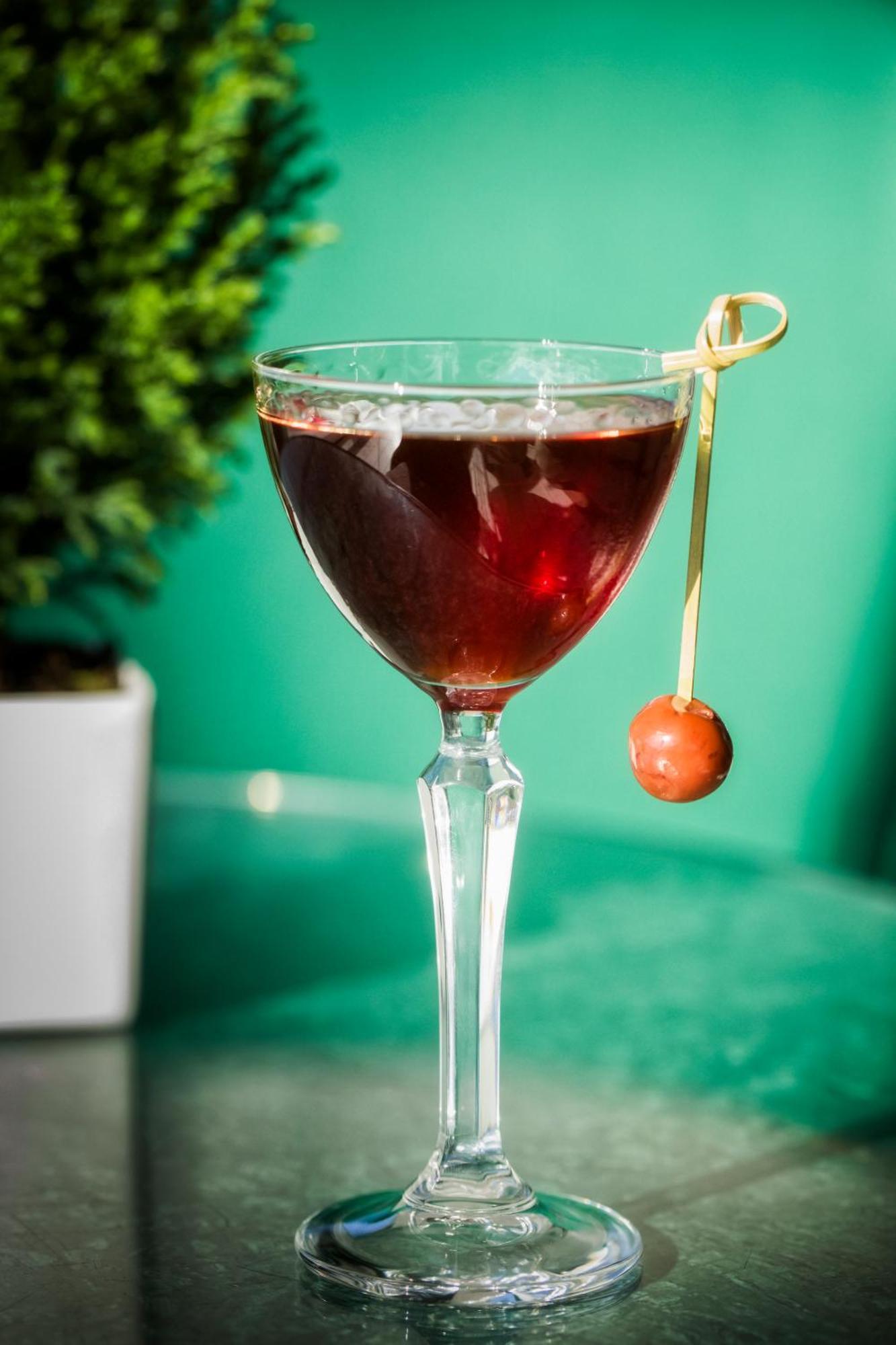 Altis Avenida Hotel Lisboa Екстериор снимка A Manhattan cocktail